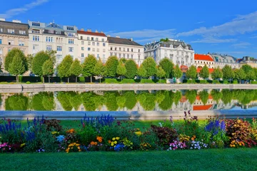 Fotobehang Belvedere garden in Vienna, Austria © Scanrail