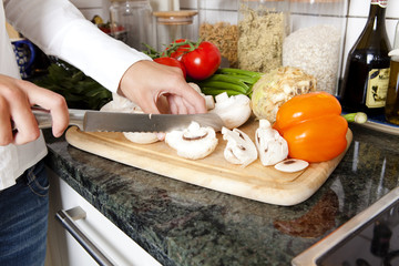 frisches gemüse schneiden