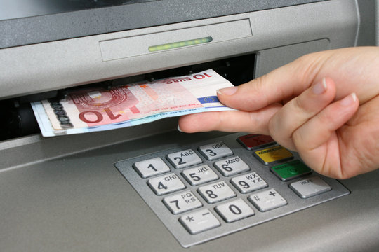 Bankomat Geld ziehen