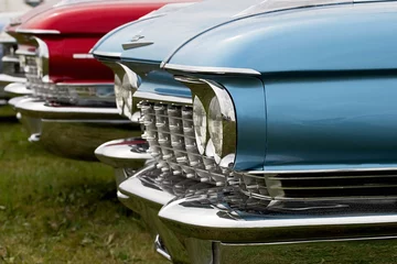 Photo sur Aluminium Voitures anciennes cubaines Des voitures en file