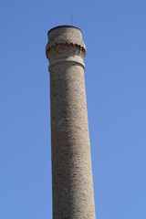 Antigua chimenea industrial.