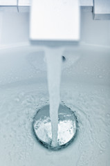 Wasser einlaufen lassen