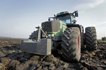 tractor 04