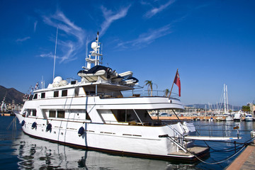 Yacht