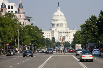 Kapitol in Washington DC und Pennsylvania Avenue