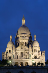 Fototapeta na wymiar sacre-couer chruch in Paris