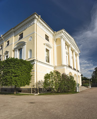 Fototapeta na wymiar Classical building with columnes
