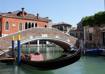 Gondola in Venice - obrazy, fototapety, plakaty