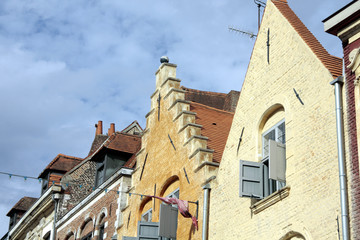 Fototapeta na wymiar Flamandzkie dachy w Lille