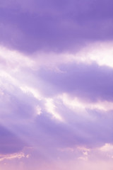 雲間から射す光