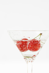 グラスの中のサクランボ