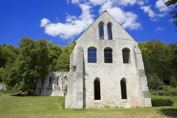 Fototapeta na wymiar france; normandie; radepont: abbaye de fontaine guérard