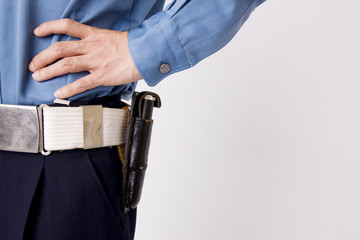 警備会社でアルバイトをする男性