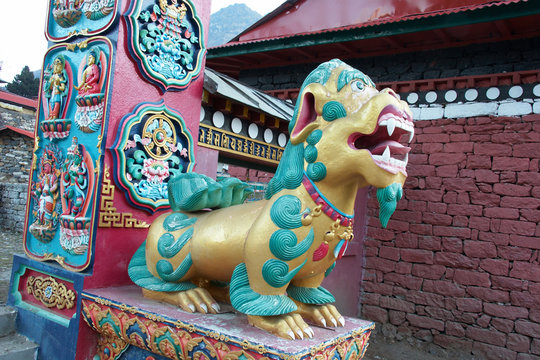 Lion at the gate of Tengboche Buddhist monastery, Everest trek, Nepal