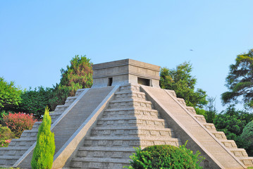 Unique pyramid