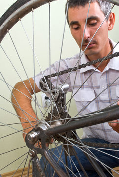 service for bike with adept repairing bike..