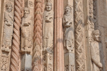 Portal des Doms von Verona