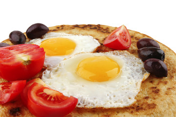 fried eggs with tomato