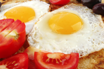 fried eggs on pancake