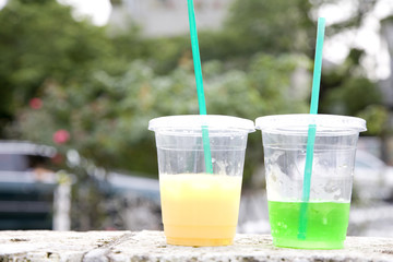 オレンジジュースとメロンソーダ