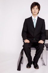 面接を受ける男性