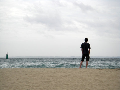 Seul sur la plage