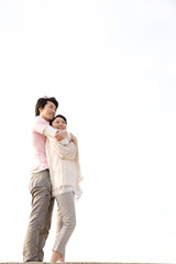 抱き合うカップル