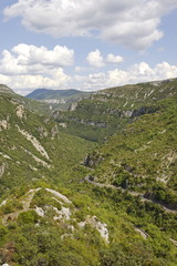 Fototapeta na wymiar La Seranne depuis les gorges de la Vis - Herault