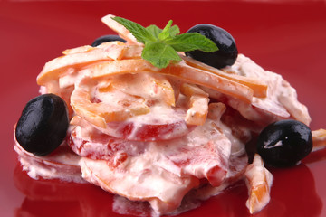 tomat salad with pepper and olives