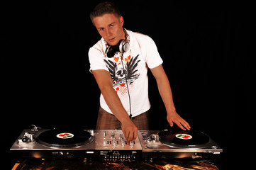 DJ