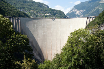 Val Verzasca Dam