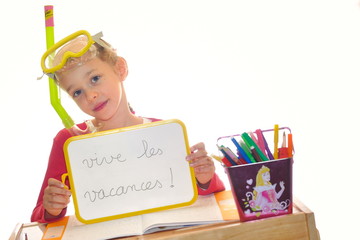 Ecolière qui n'aime pas l'école.