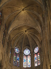 Fototapeta na wymiar Vidrieras del abside de la catedral de Notre Dame en Paris