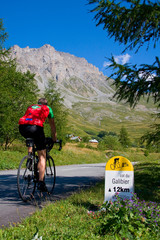 Signal&eacute;tique cyclotouriste au col du Galibier
