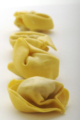 Tortellini crudi - Cucina italiana - Emilia Romagna