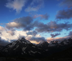 Fototapeta premium Mountains on sunset