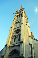 Fototapeta na wymiar Wieża kościoła Pau