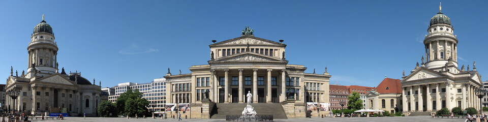 Fototapeta na wymiar berlin kościoły bli¼niacze