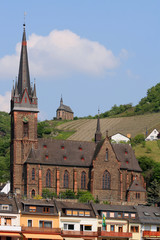 Fototapeta premium Iglesia en el Rhin