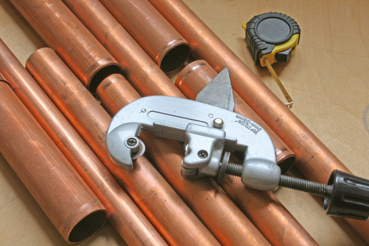 cutting copper pipe