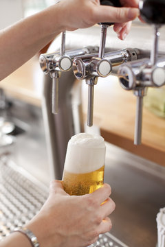 frisch gezapftes bier