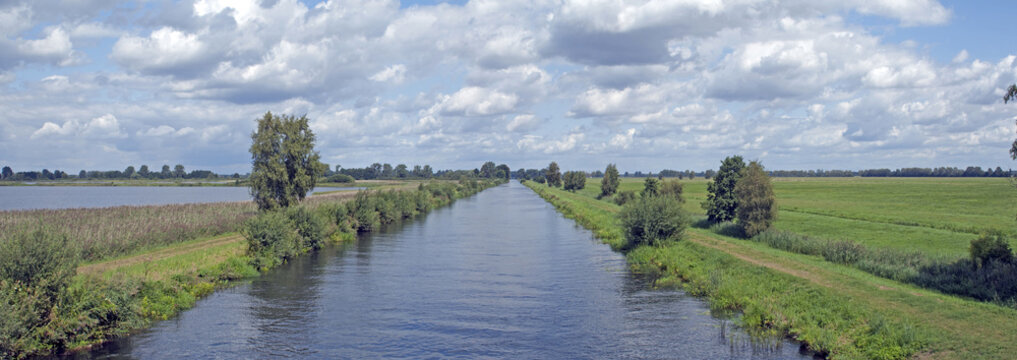 Panoramafoto der Elde-M&uuml;ritz-Wasserstra&szlig;e, Mecklenburg-Vorpommer
