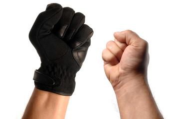 le poing noir gagnant