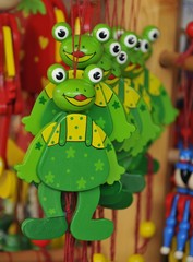Spielzeugfrosch