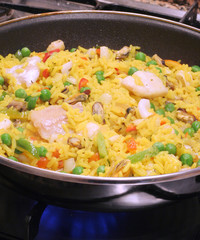 paella sul fuoco