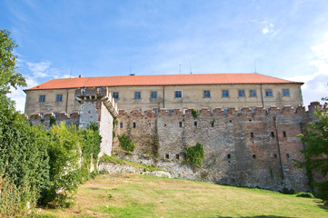 Fototapeta na wymiar Powrót widok zamku w Siklos, Węgry