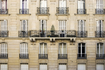 Fototapeta na wymiar immeuble - Paris
