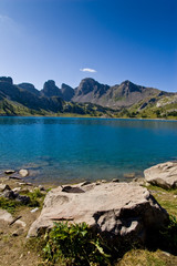 Obraz premium Le Lac d'Allos dans le Parc Naturel du Mercantour