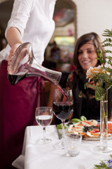 rotwein einschenken