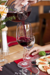 rotwein einschenken